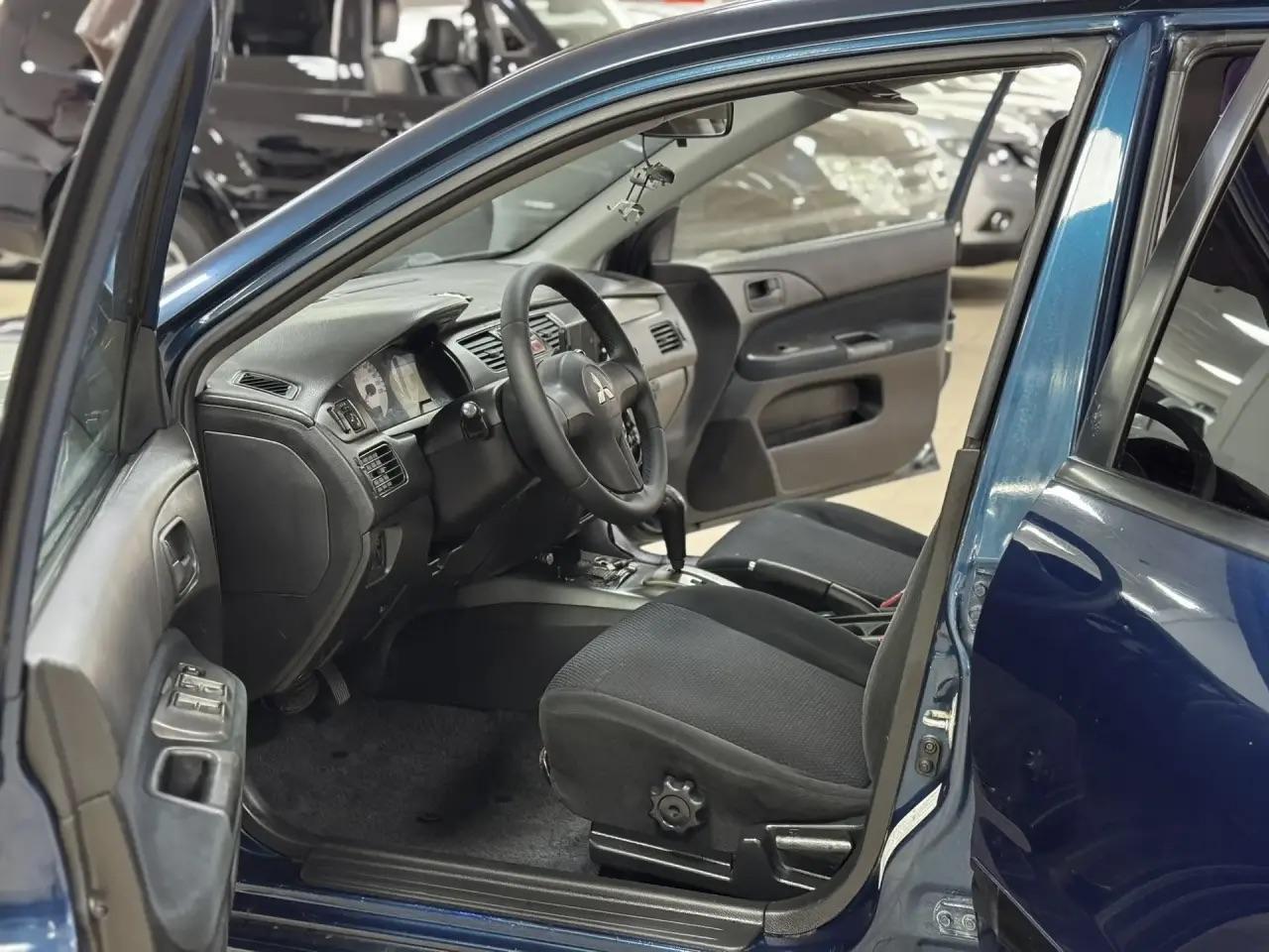 Mitsubishi Lancer