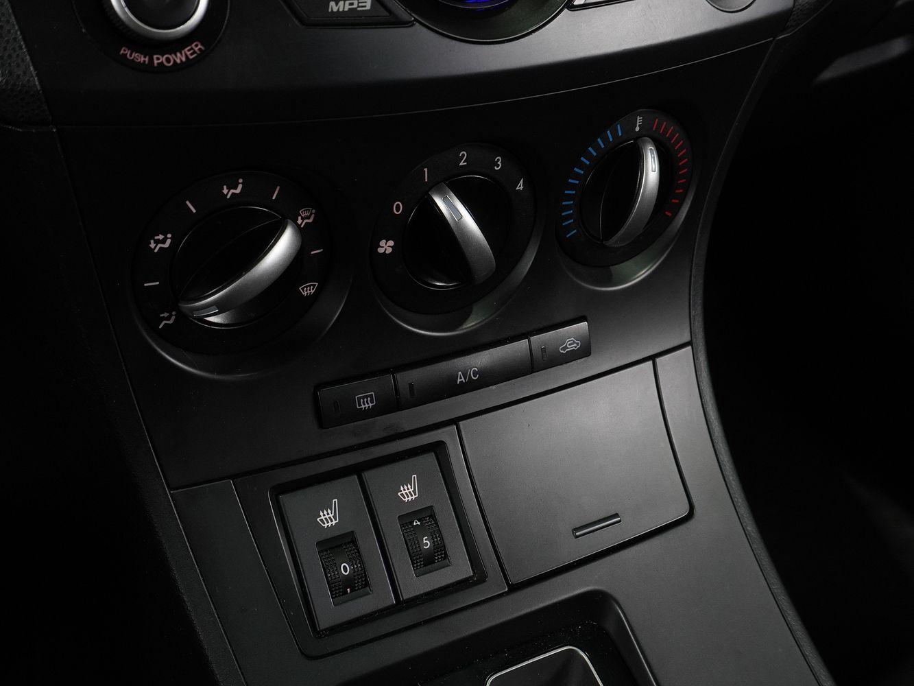 Mazda 3, 2013