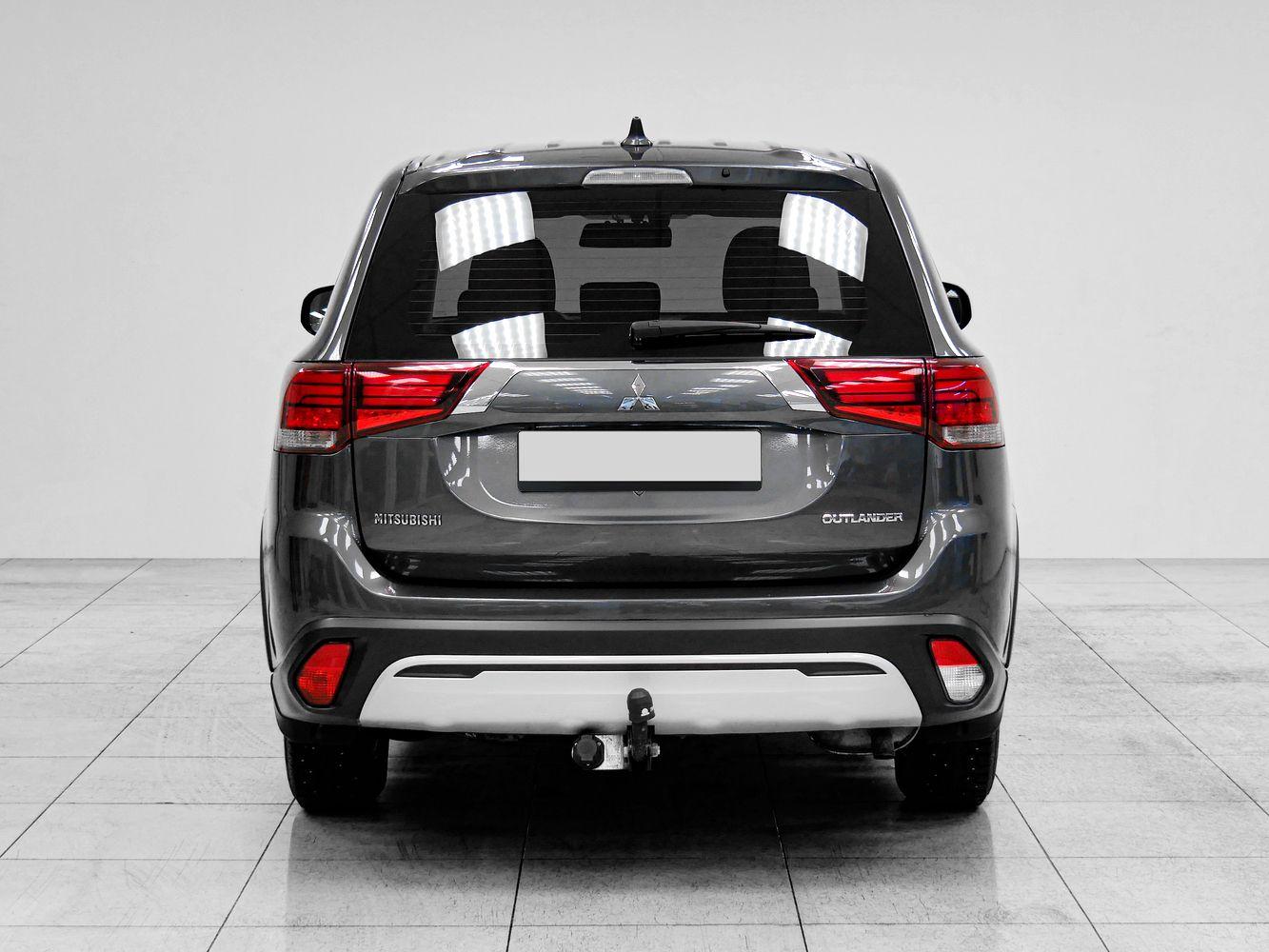 Mitsubishi Outlander, 2020