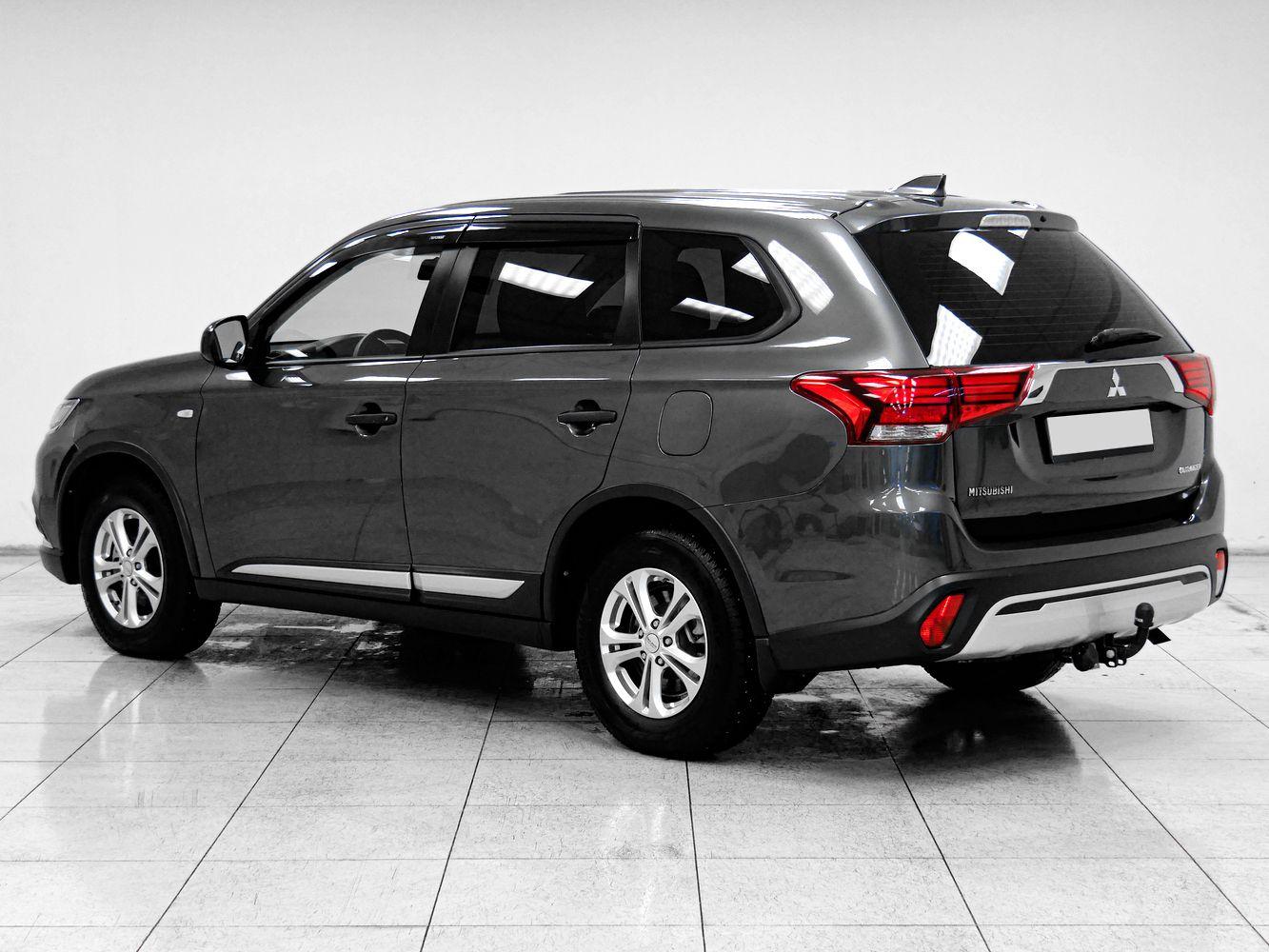Mitsubishi Outlander, 2020