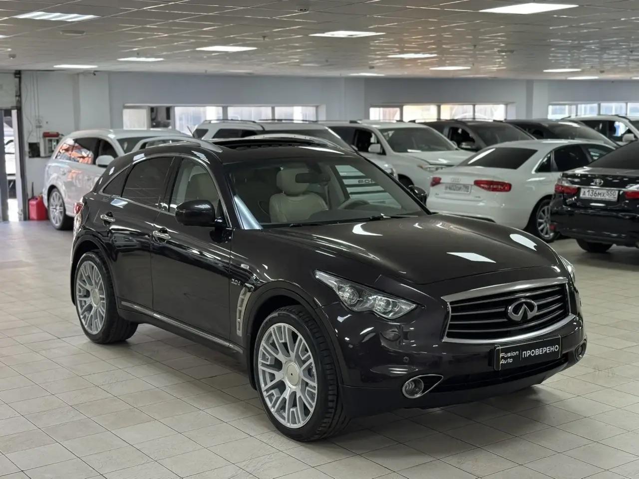 Infiniti QX70