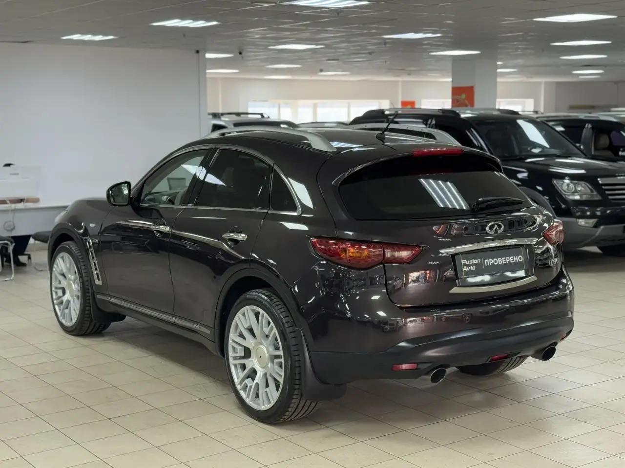 Infiniti QX70