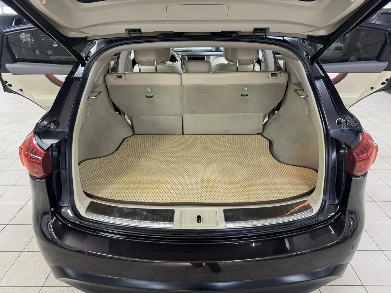 Infiniti QX70