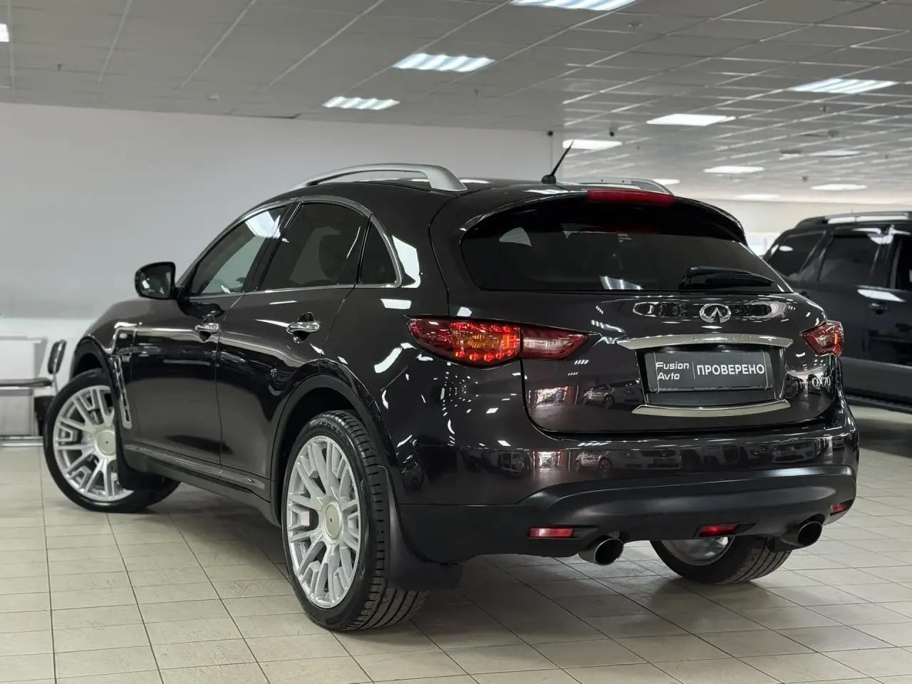 Infiniti QX70