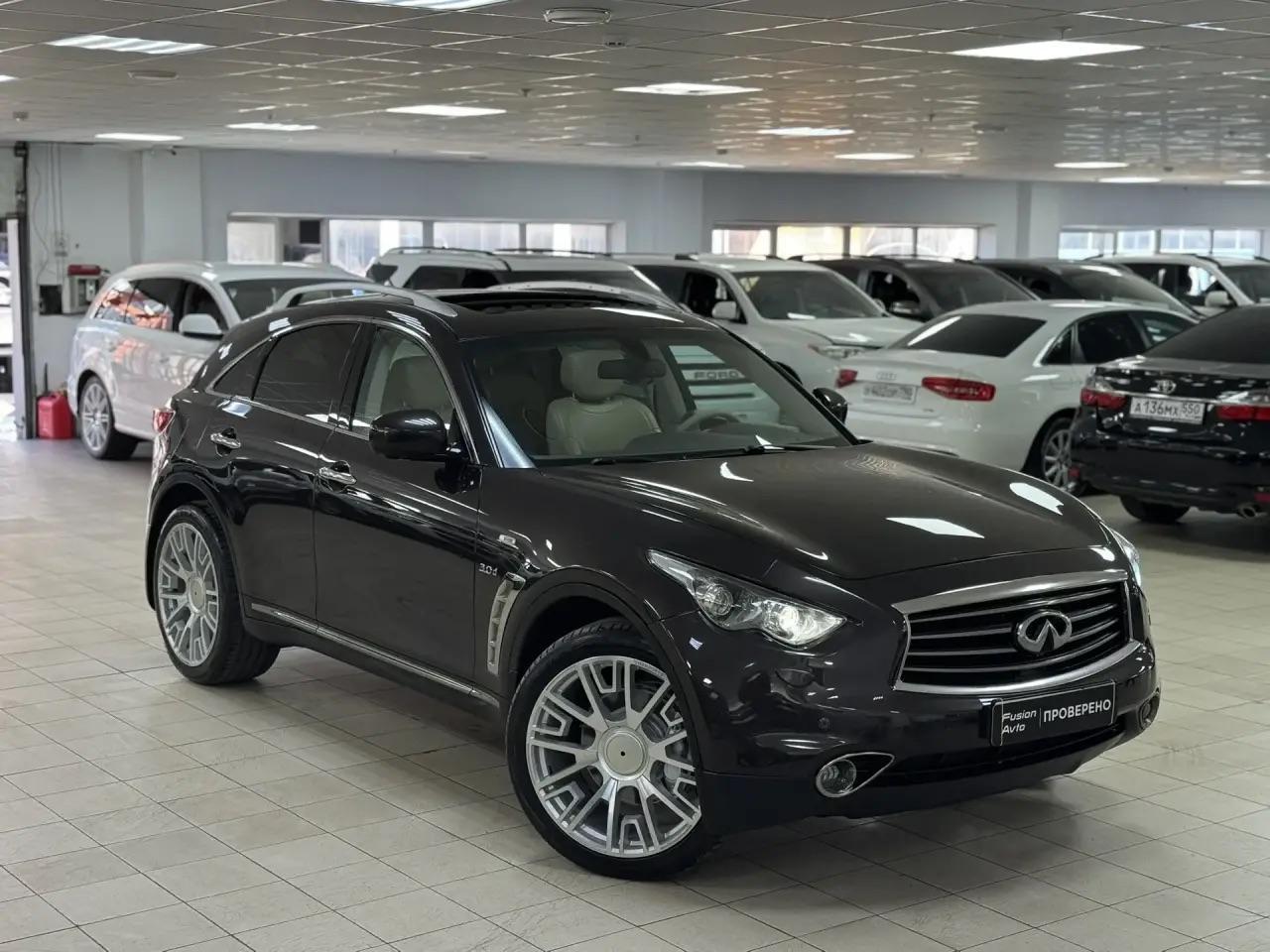 Infiniti QX70