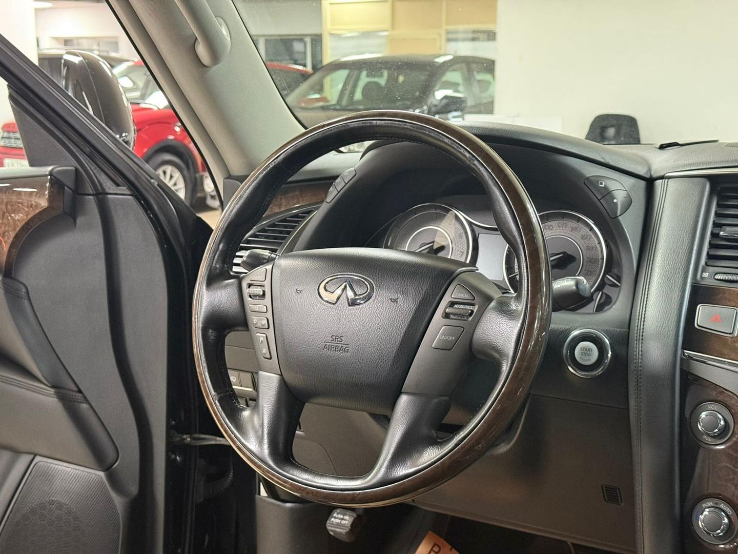 Infiniti QX56