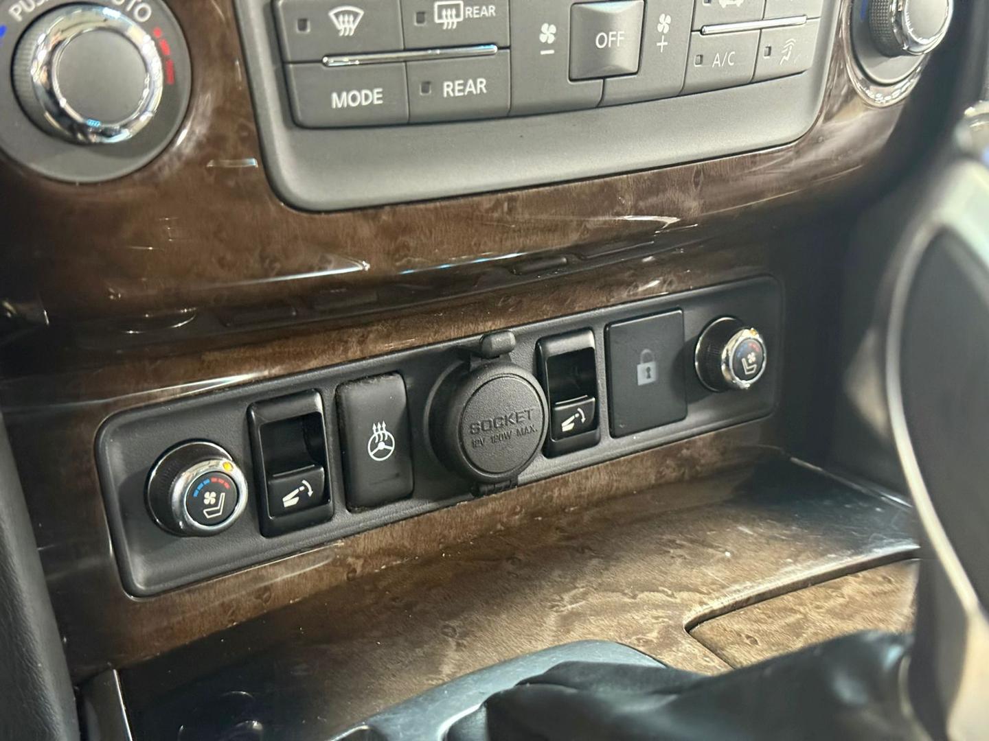 Infiniti QX56