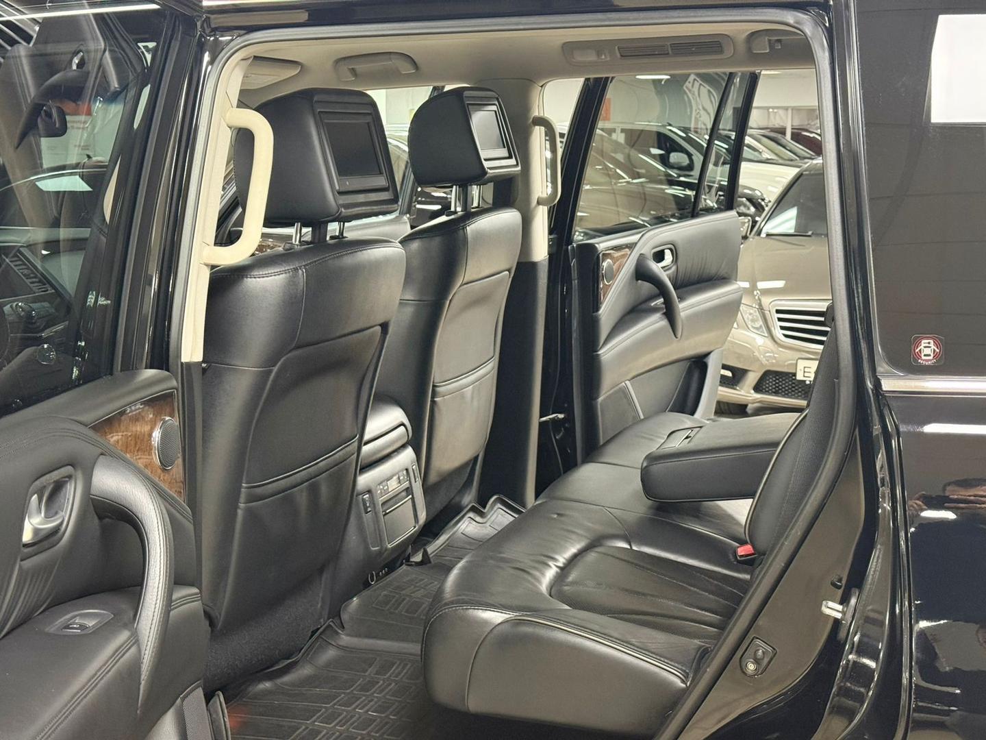 Infiniti QX56