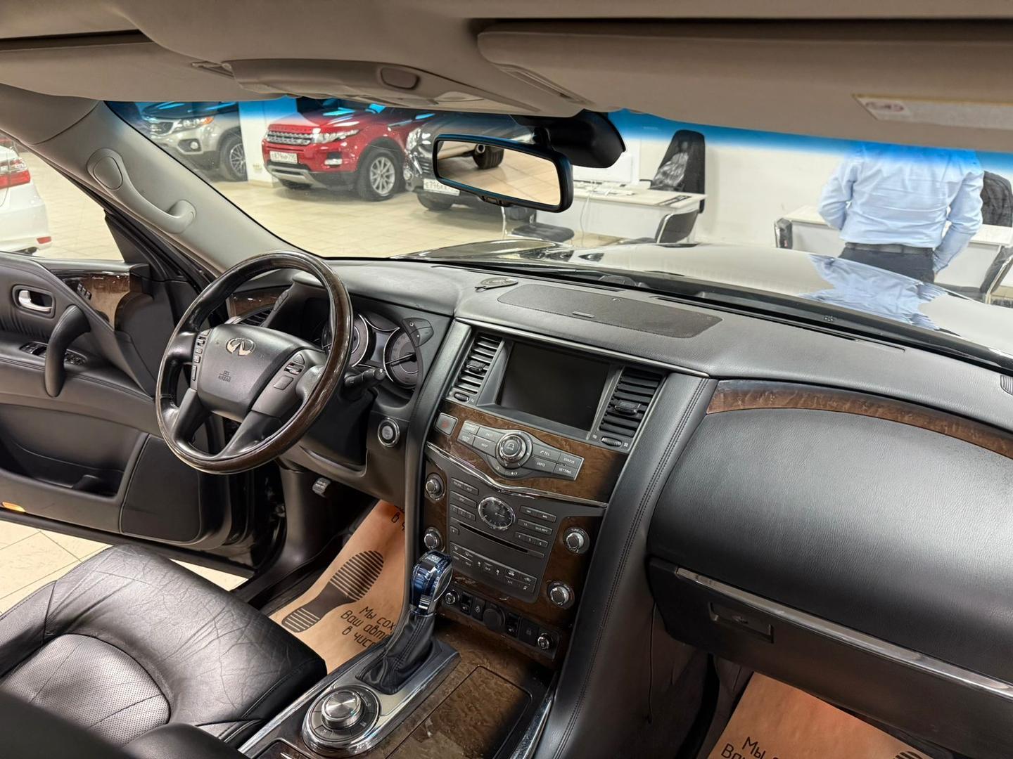 Infiniti QX56