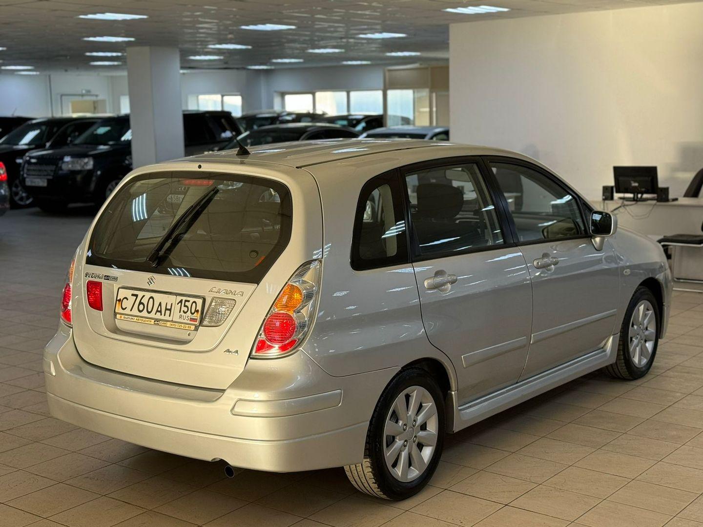 Suzuki Liana