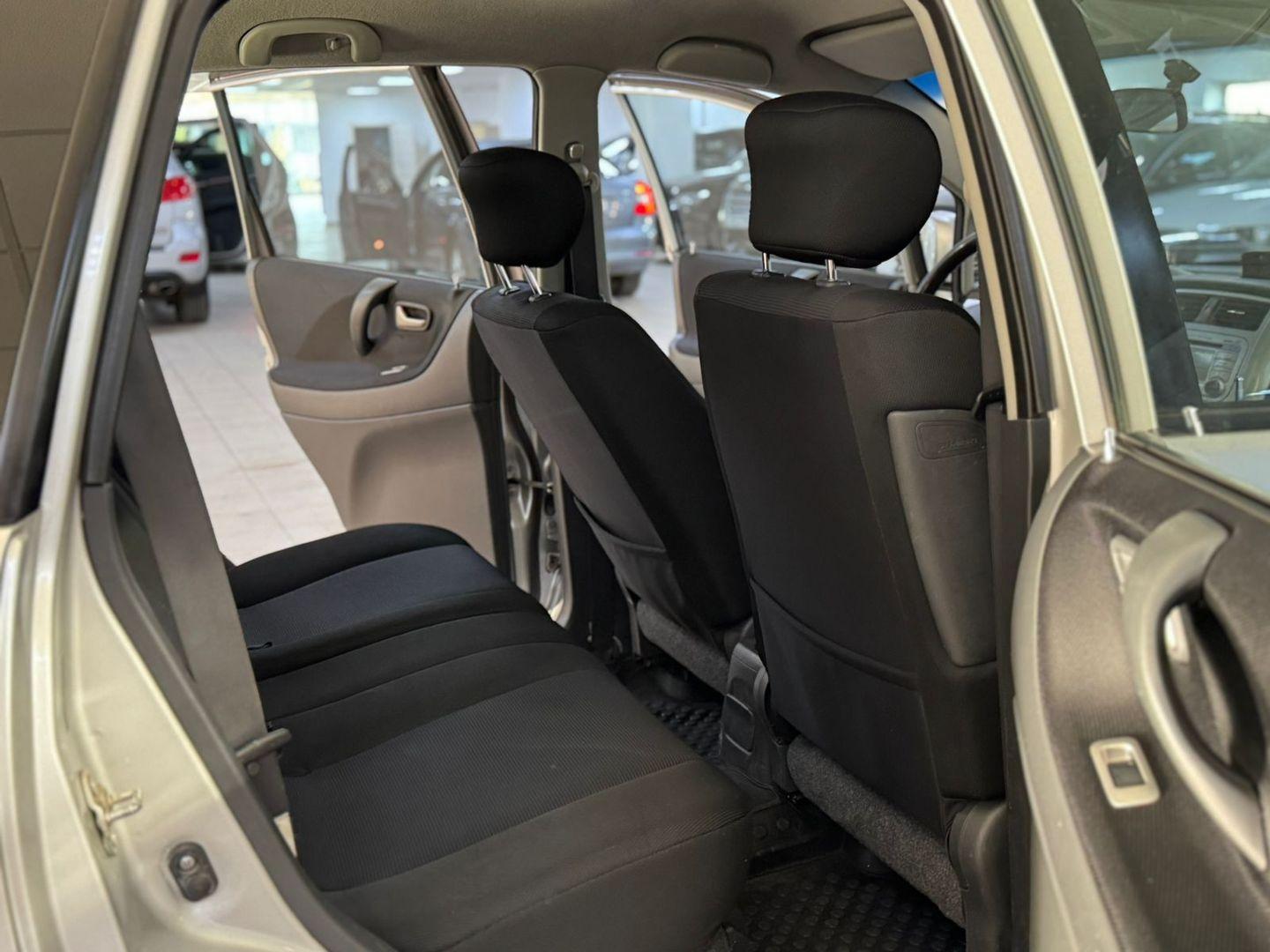 Suzuki Liana