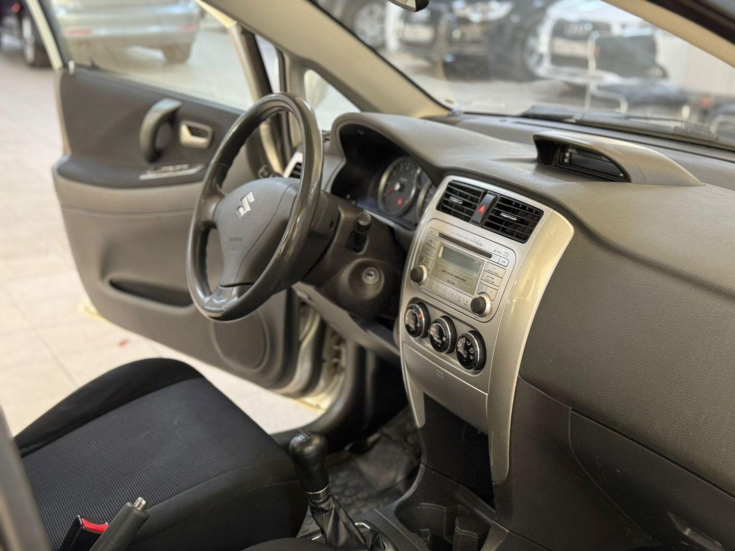 Suzuki Liana