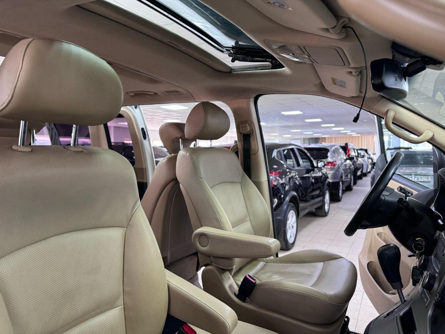 Hyundai Grand Starex