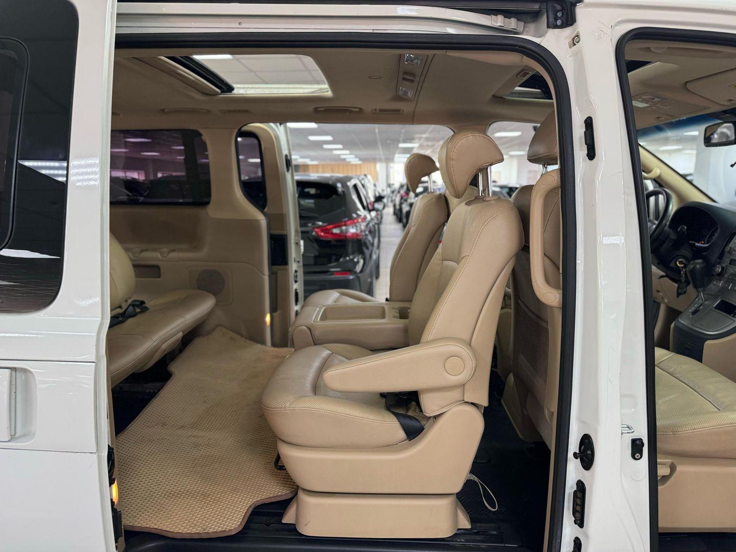 Hyundai Grand Starex