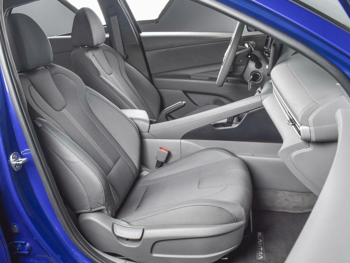 Hyundai Elantra, 2022