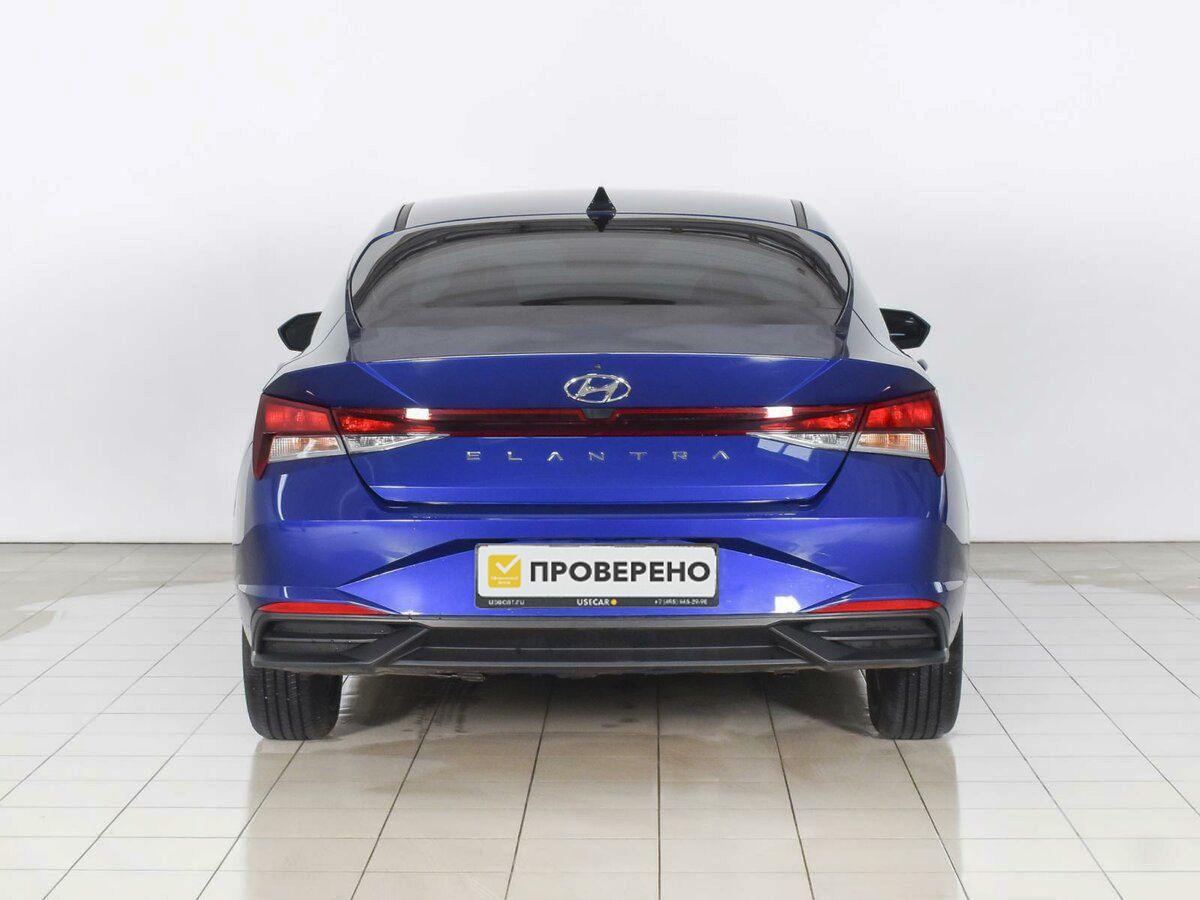 Hyundai Elantra, 2022