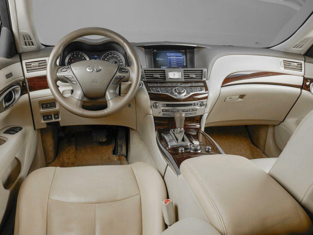 Infiniti M, 2013