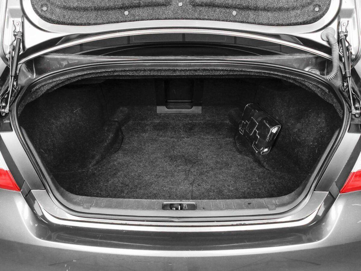 Infiniti M, 2013