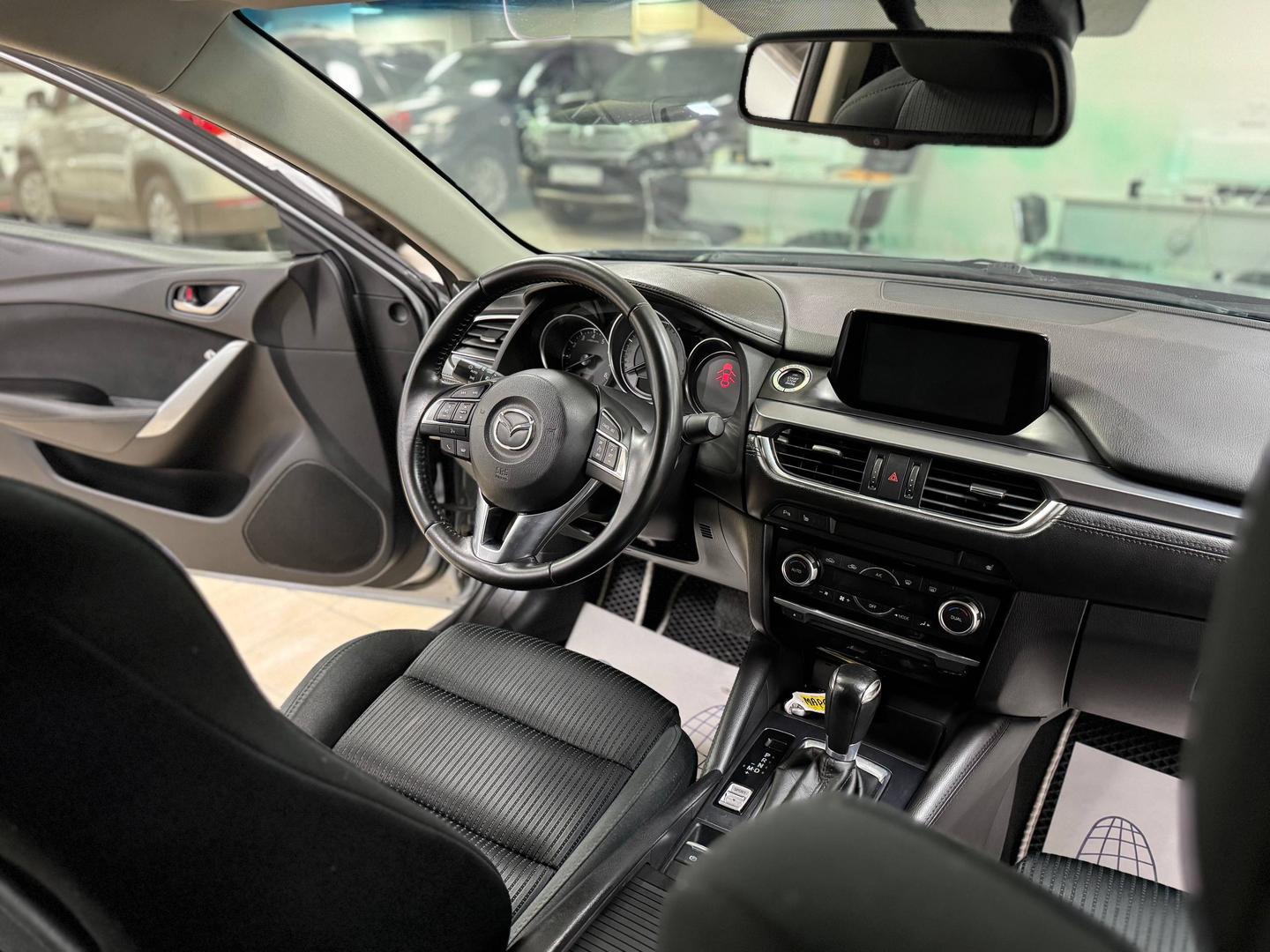 Mazda 6