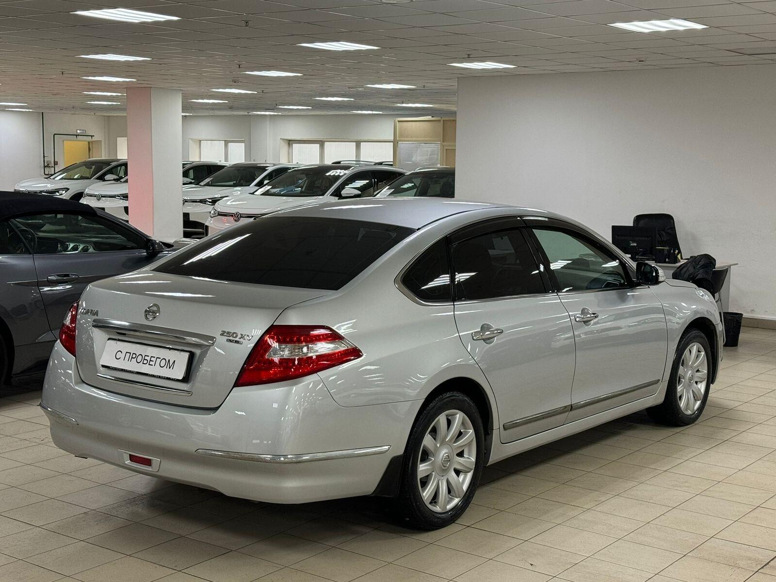 Nissan Teana