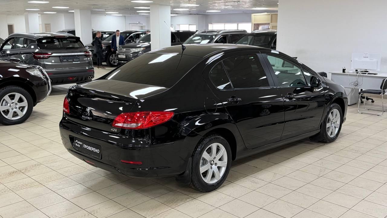 Peugeot 408