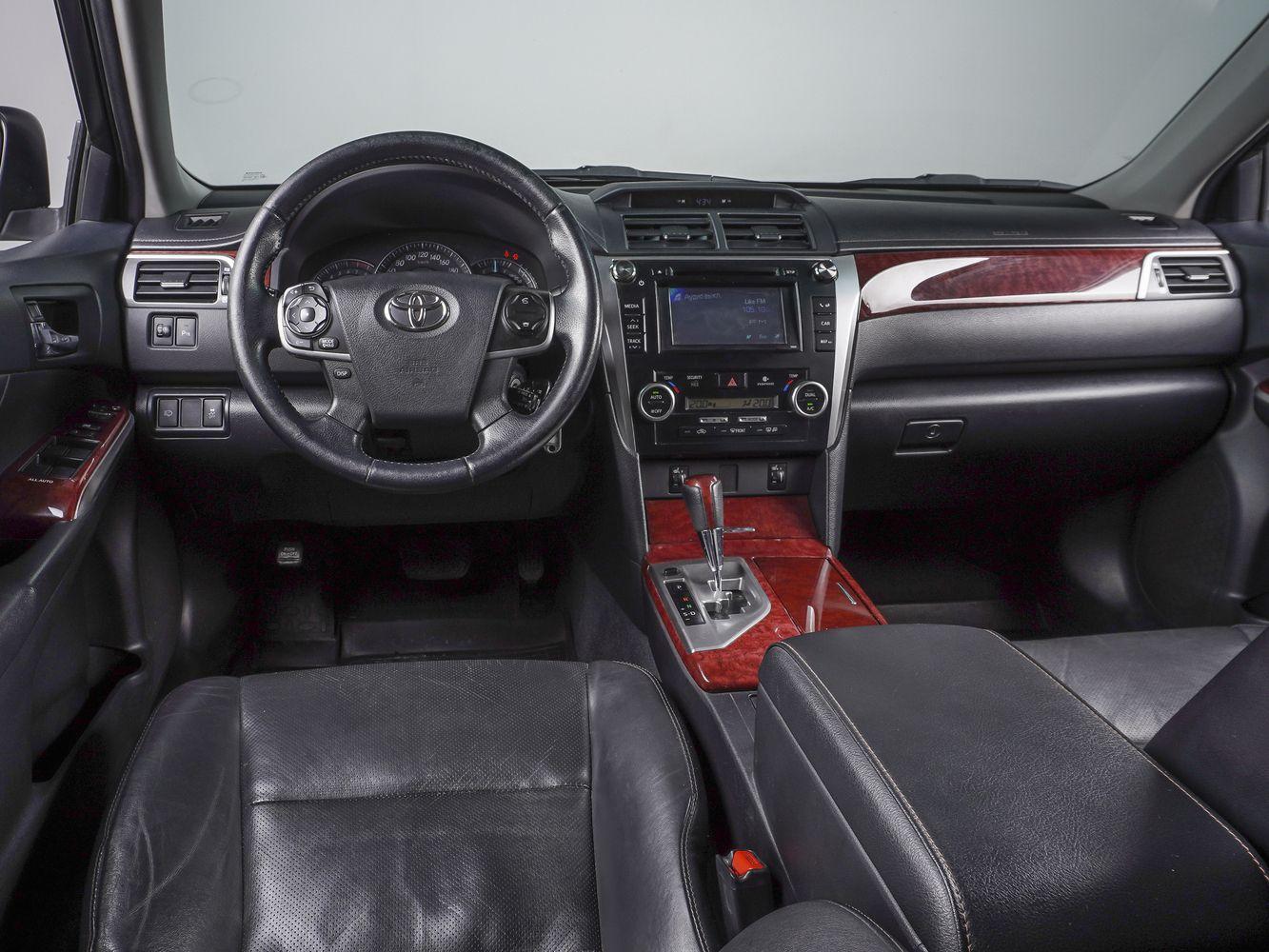 Toyota Camry, 2014