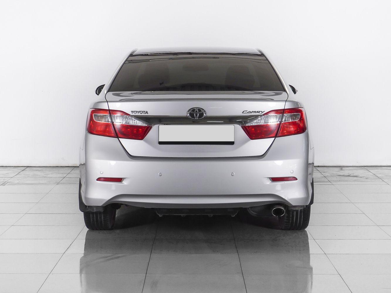 Toyota Camry, 2014