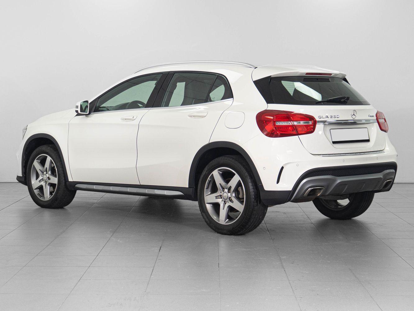 Mercedes-Benz GLA, 2015