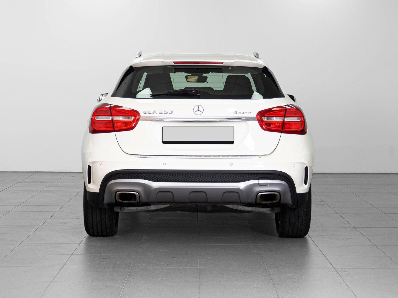 Mercedes-Benz GLA, 2015