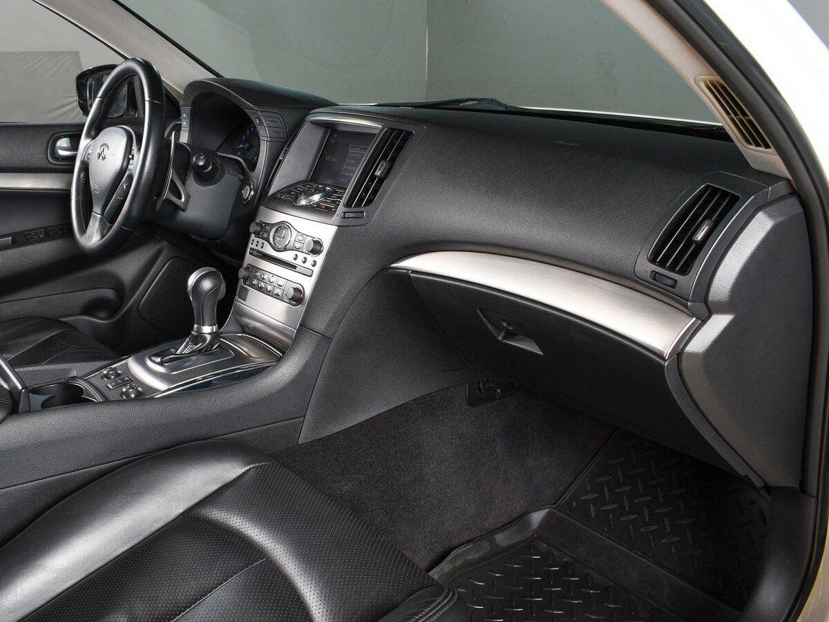 Infiniti G, 2012