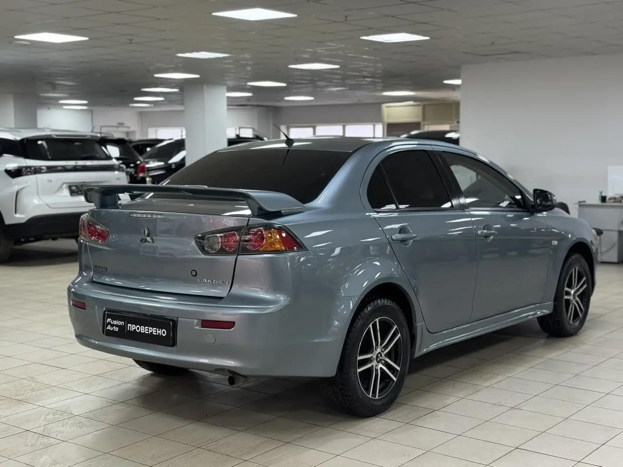 Mitsubishi Lancer