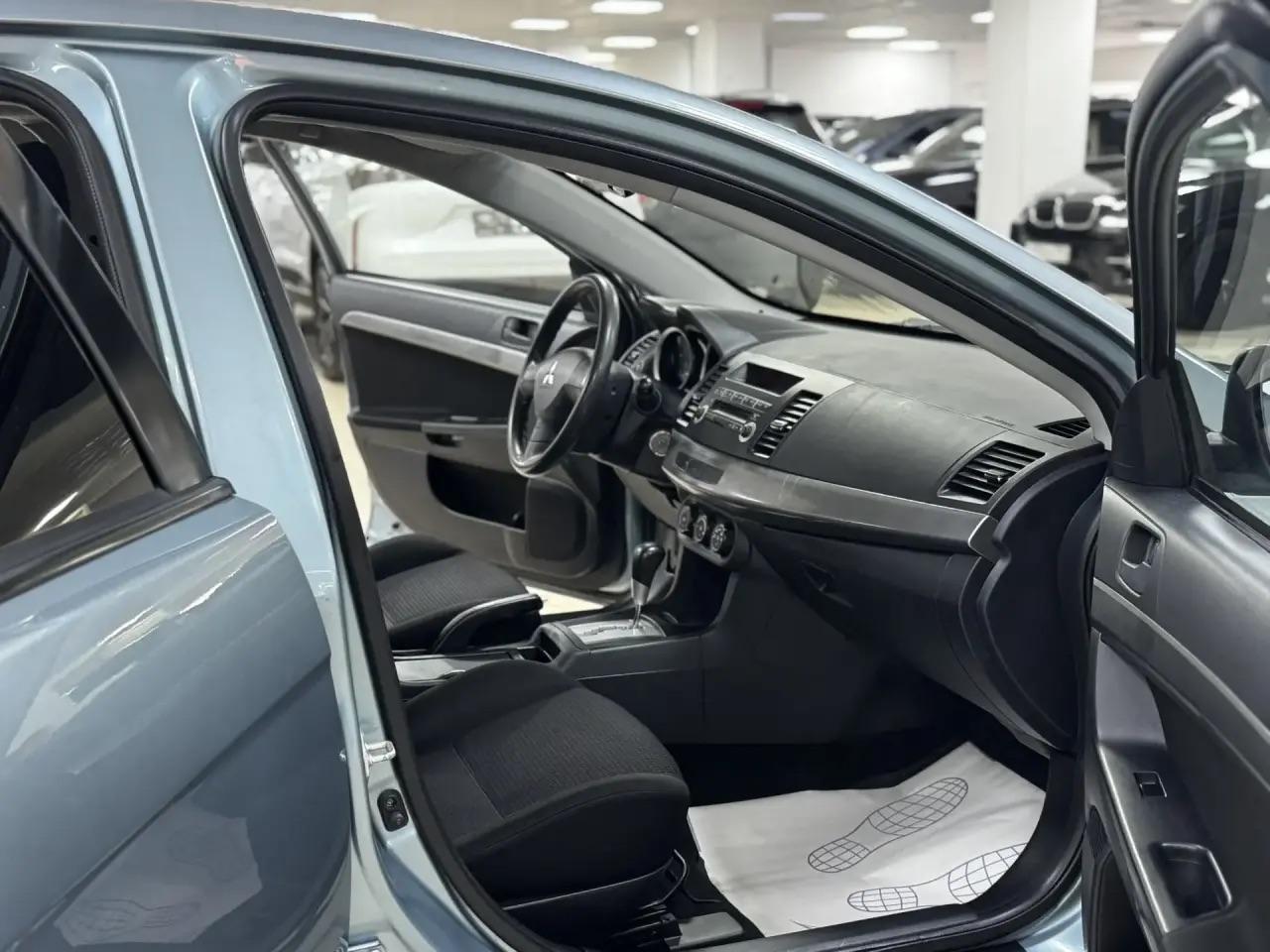 Mitsubishi Lancer