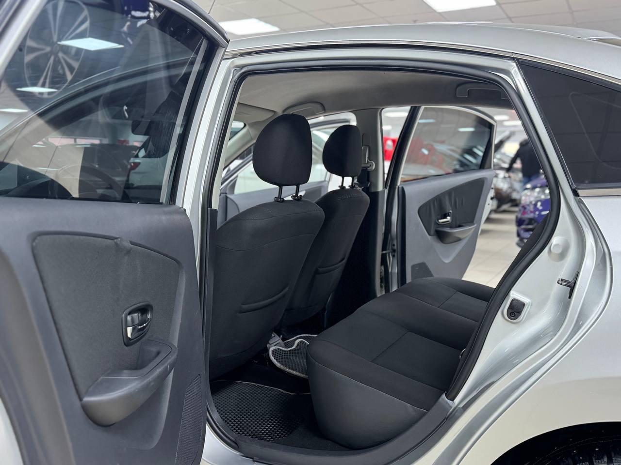 Nissan Almera