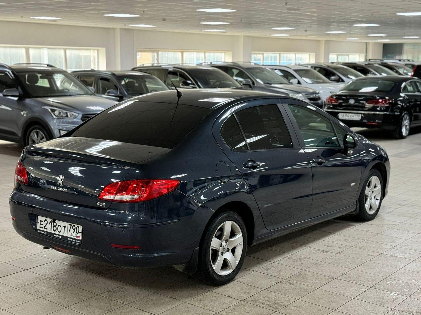 Peugeot 408