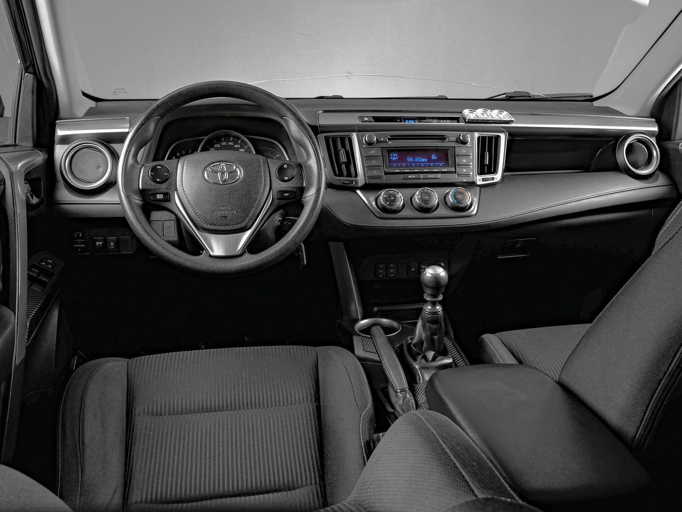 Toyota RAV4, 2015