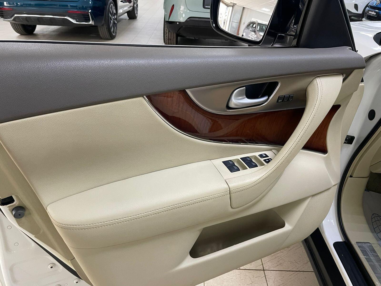 Infiniti FX