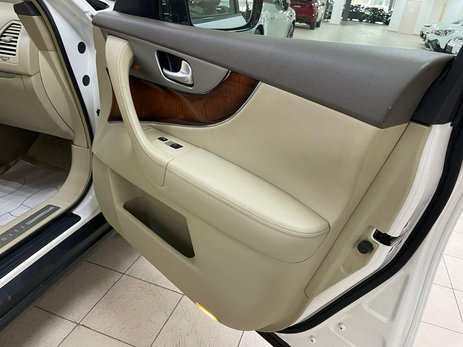 Infiniti FX