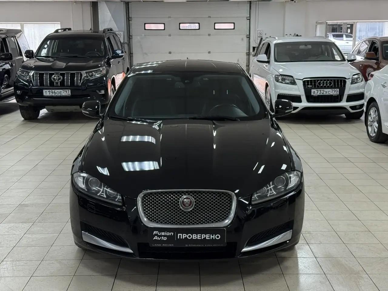 Jaguar XF