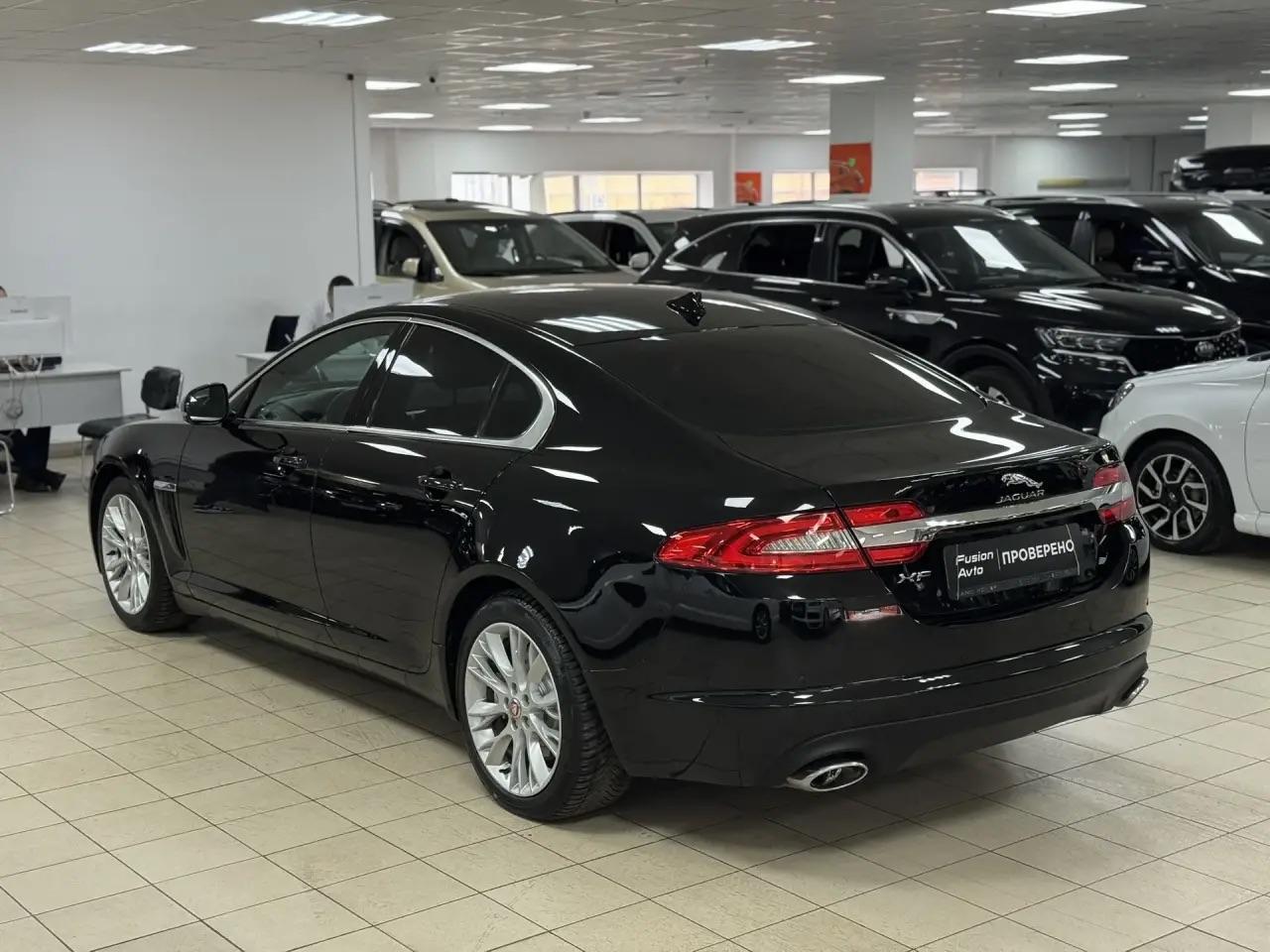 Jaguar XF