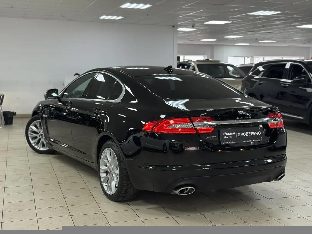 Jaguar XF