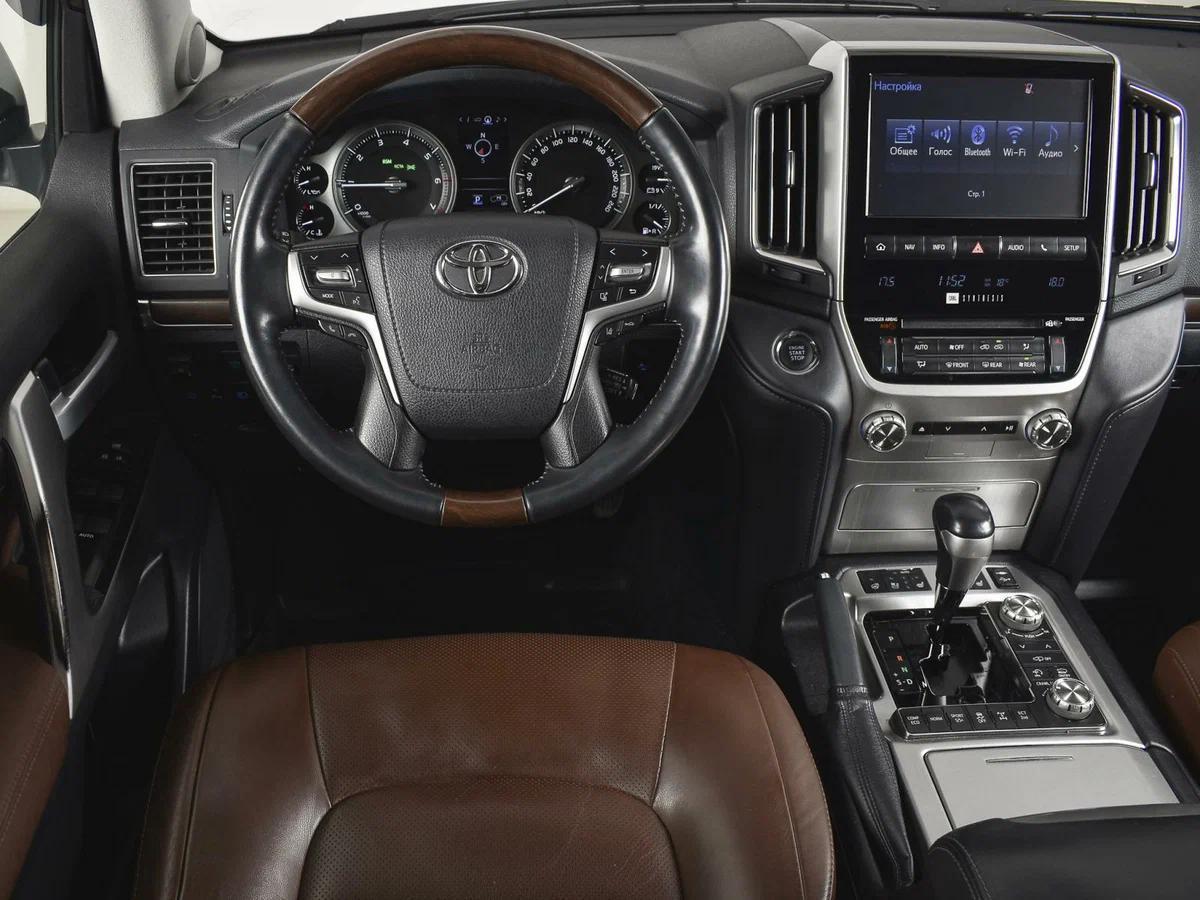 Toyota Land Cruiser, 2016