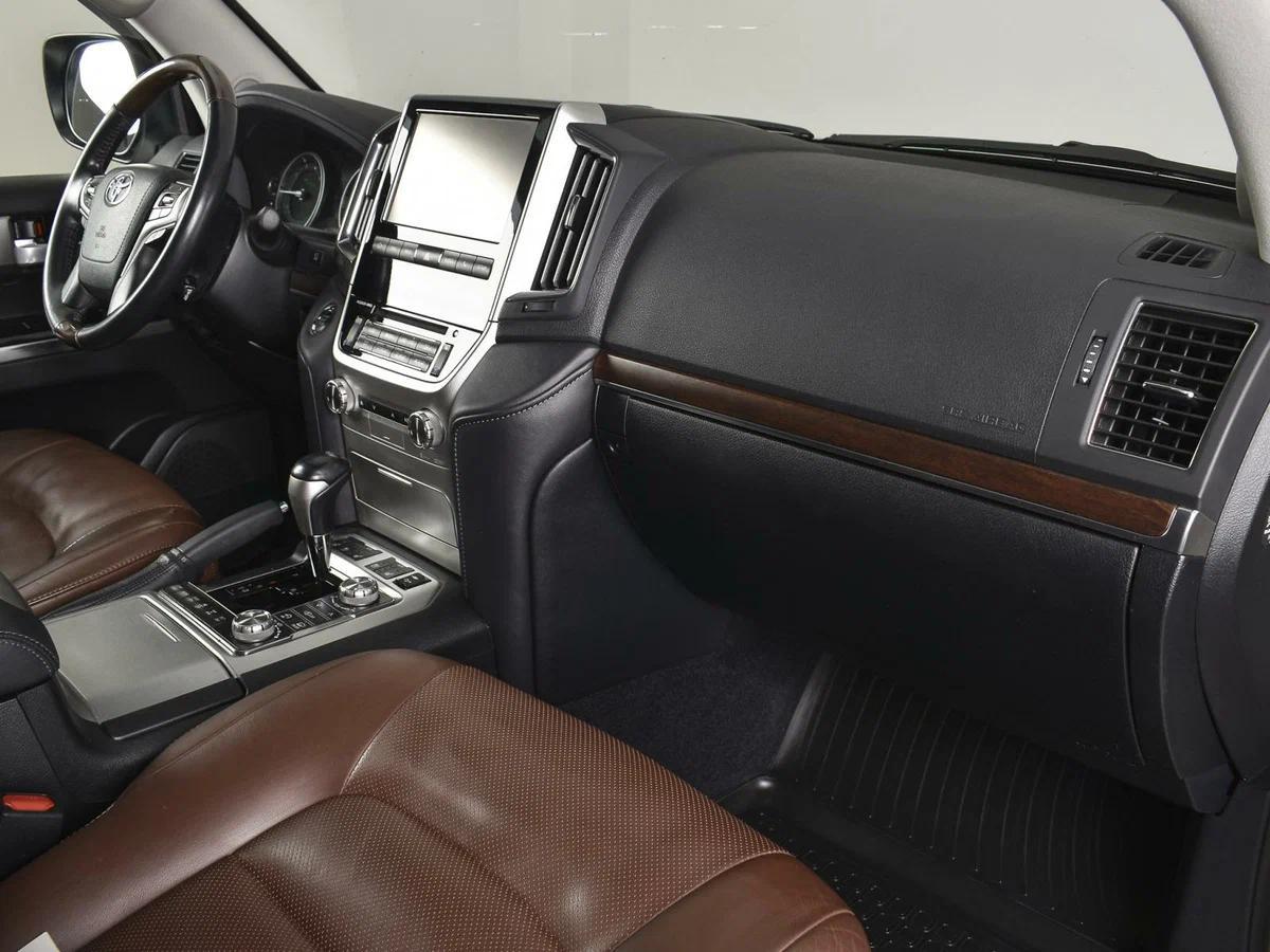 Toyota Land Cruiser, 2016