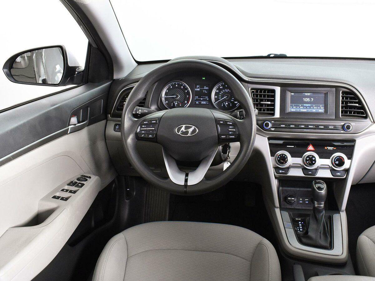Hyundai Elantra, 2019