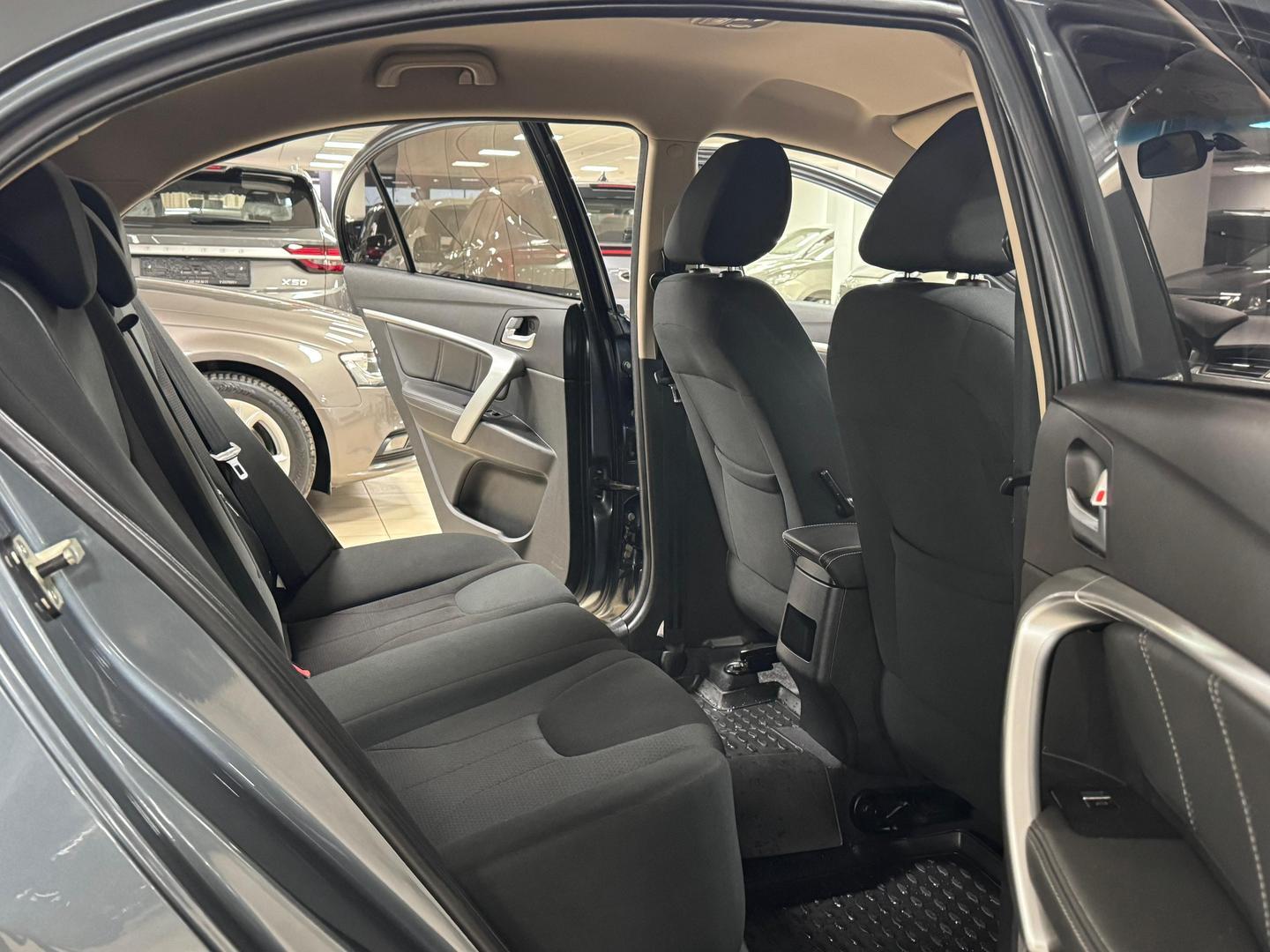 Geely Emgrand 7