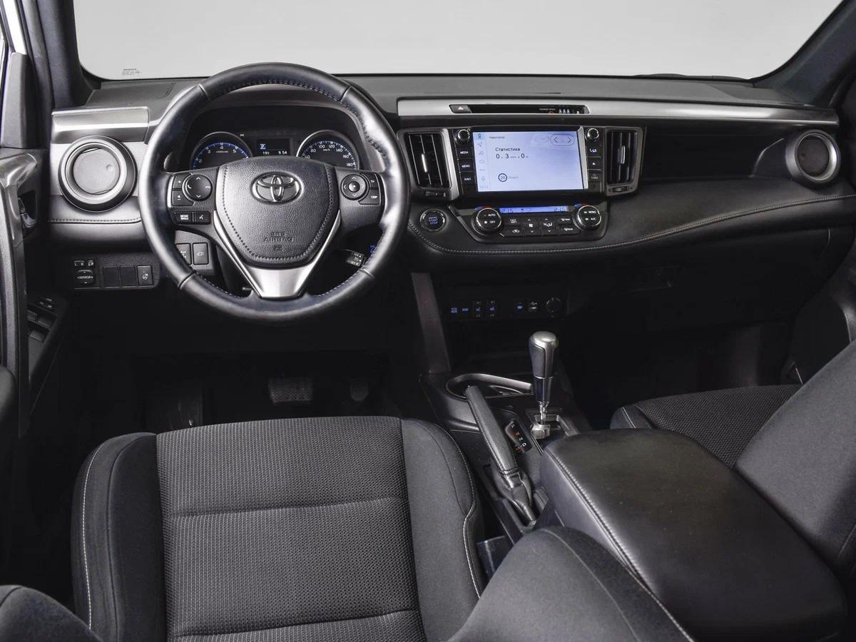 Toyota RAV4, 2016