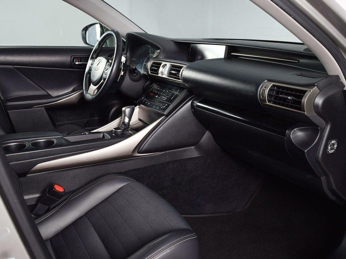 Lexus IS, 2015