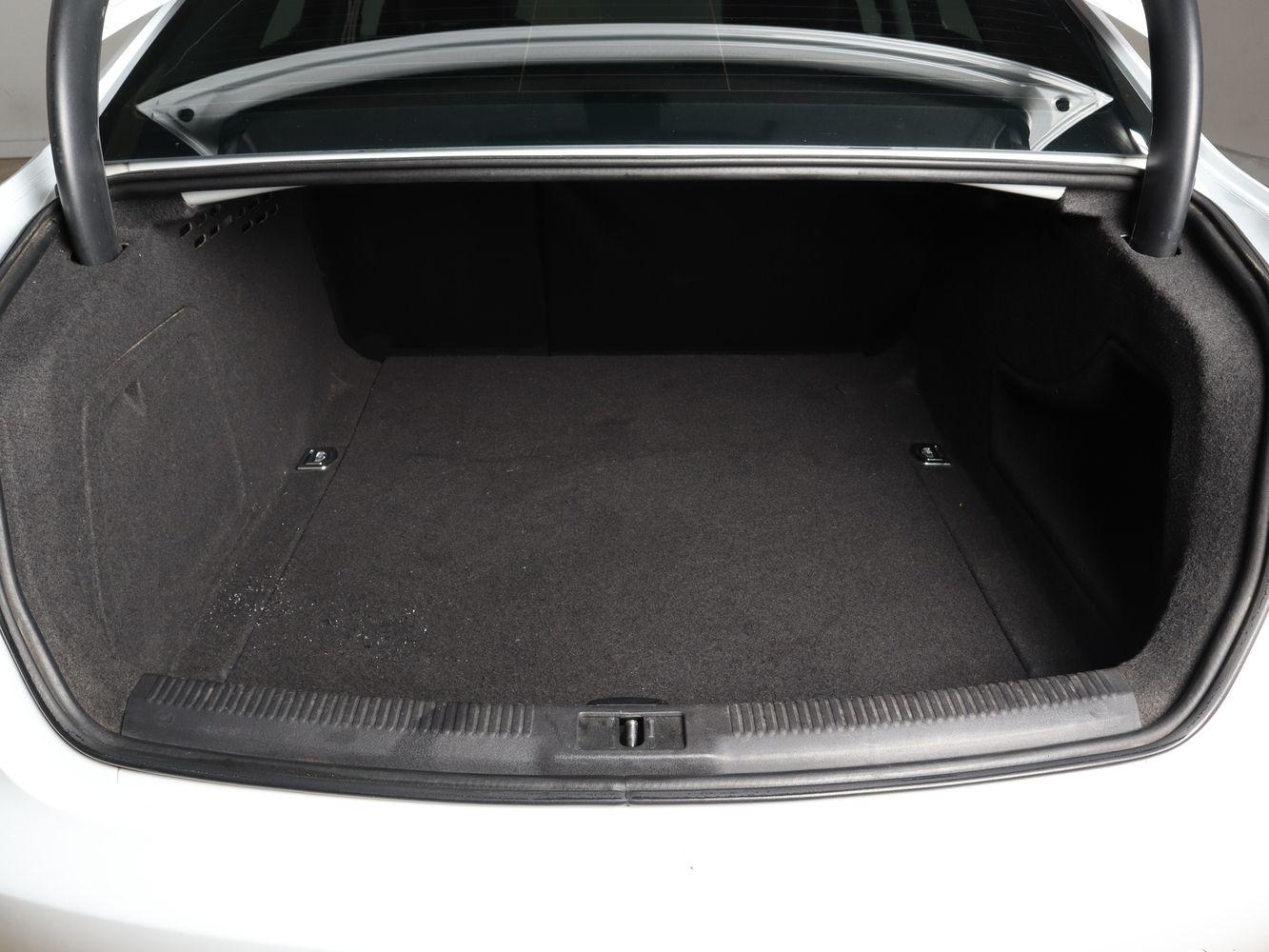 Audi A4, 2015