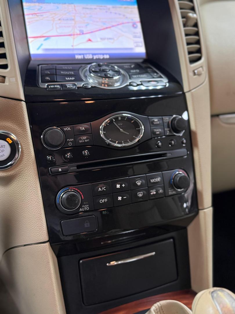 Infiniti QX70