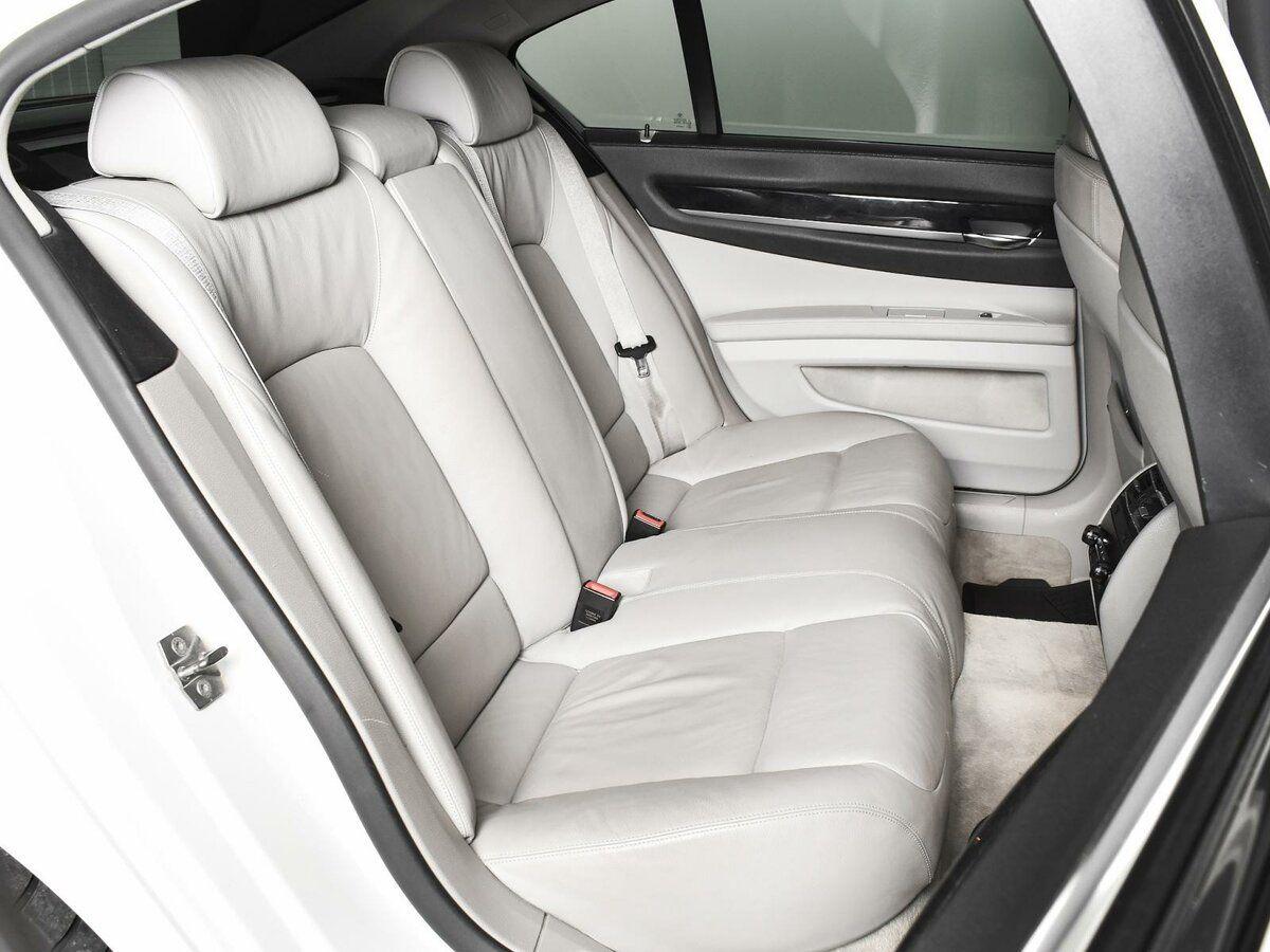BMW 7 серии, 2010