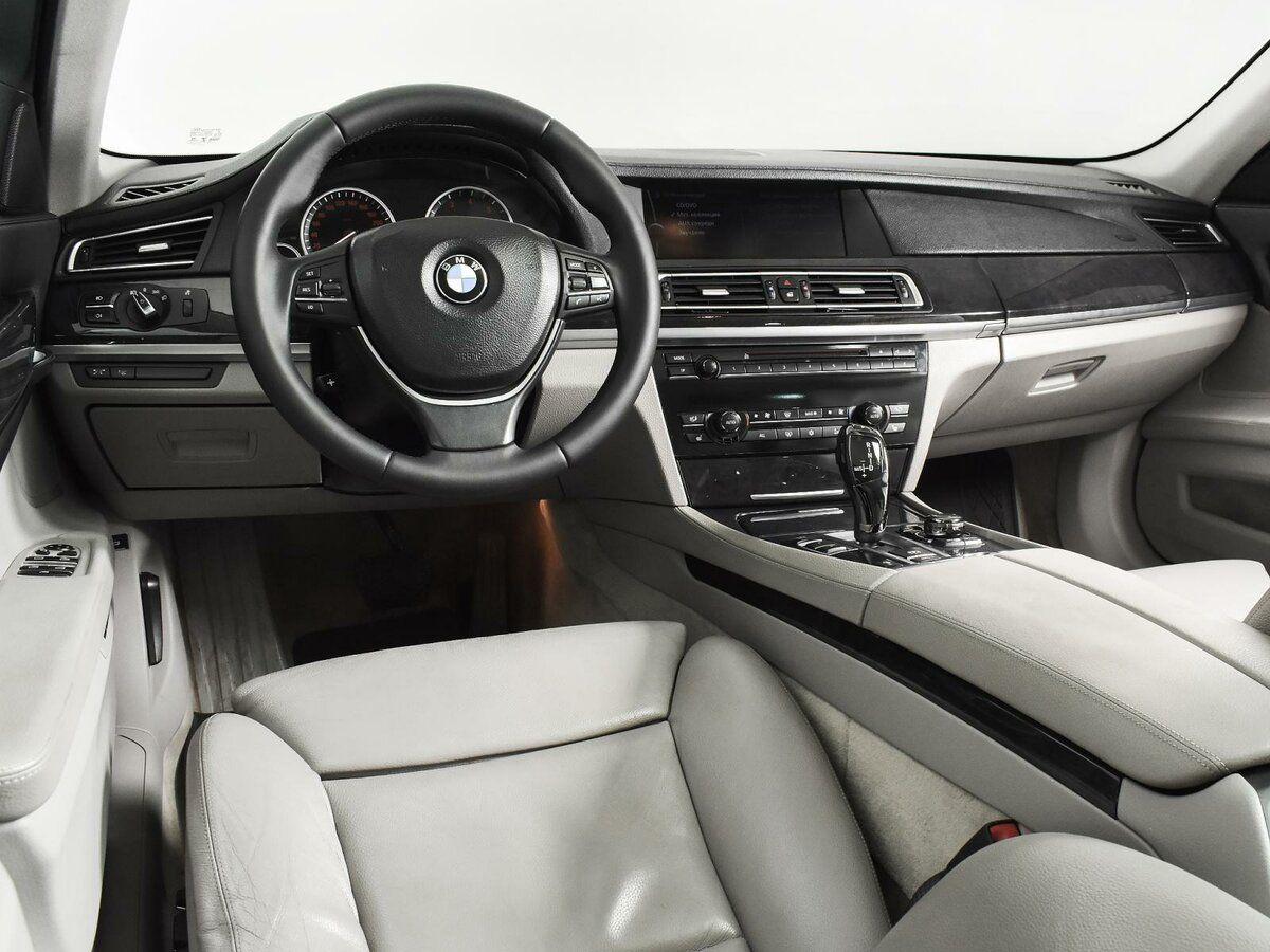 BMW 7 серии, 2010